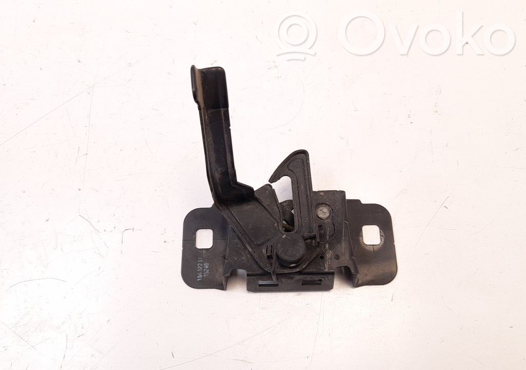 Opel Astra J Tie down hook / loop 
