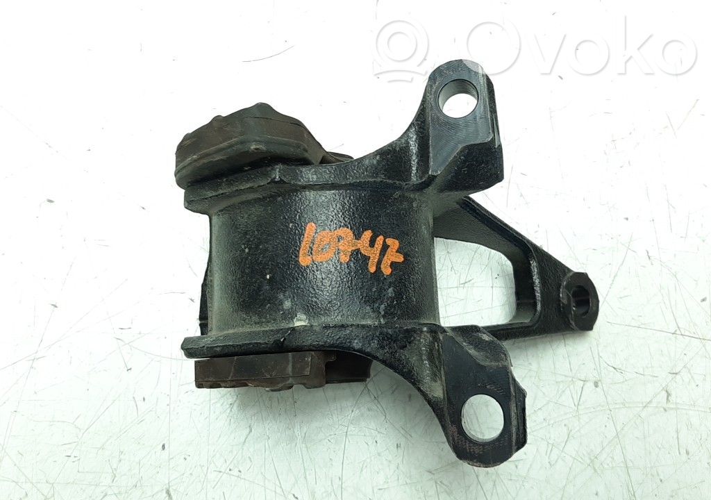 Mazda 3 III Engine mount bracket 
