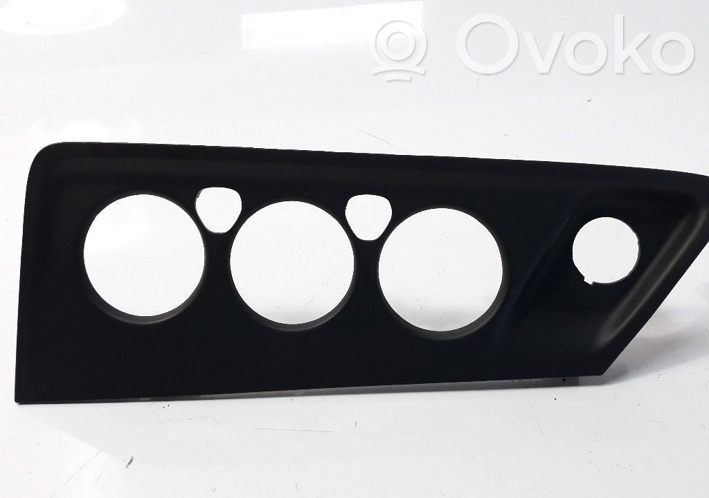 Ford Transit Garniture inférieure 