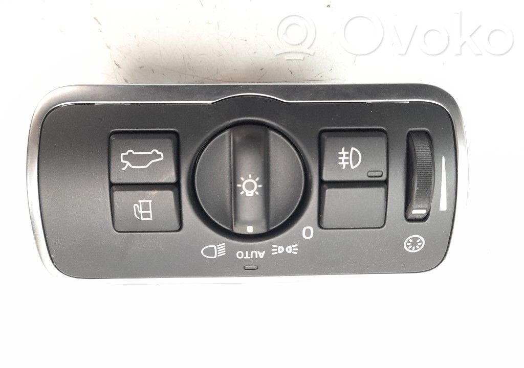 Interruptor de control del panel de luces   31443839