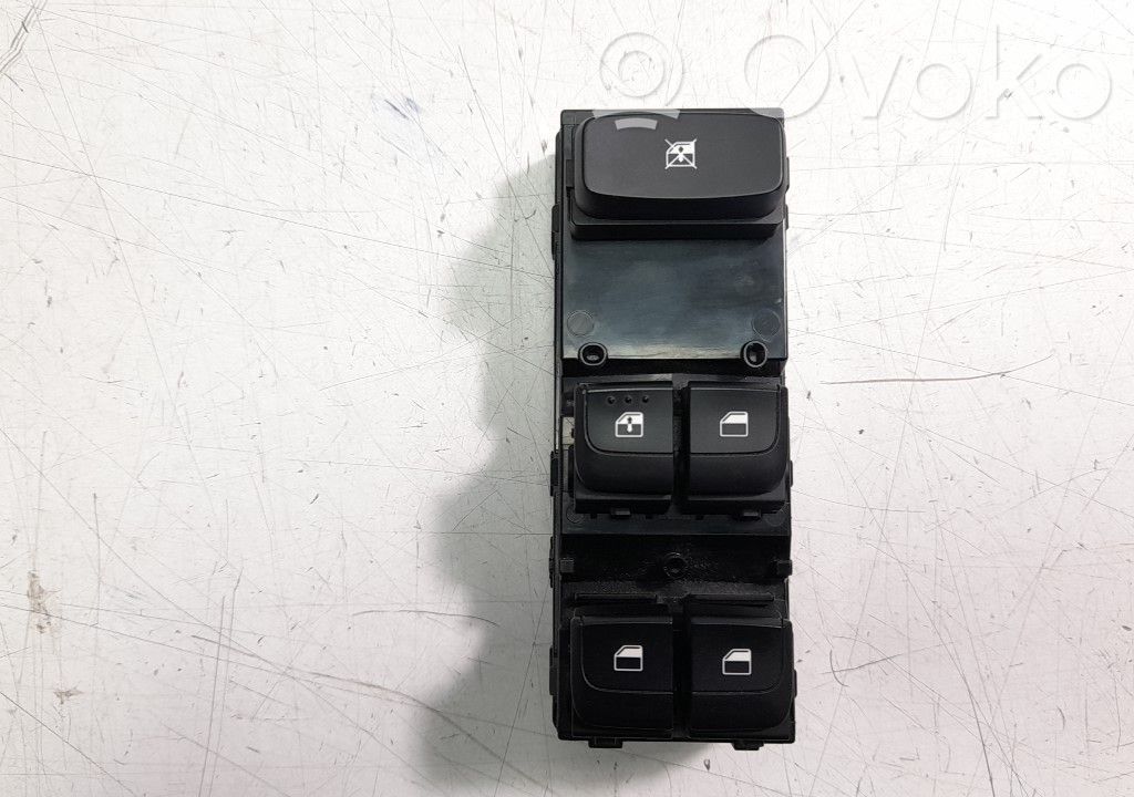 KIA Stonic Interrupteur commade lève-vitre 