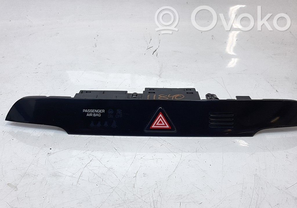 Hyundai Tucson TL Interruttore luci di emergenza