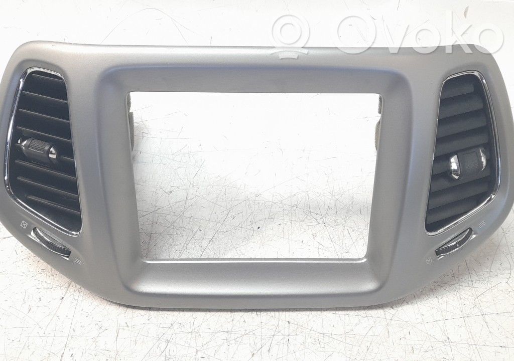 Jeep Compass Wlot / Kanał powietrza intercoolera 