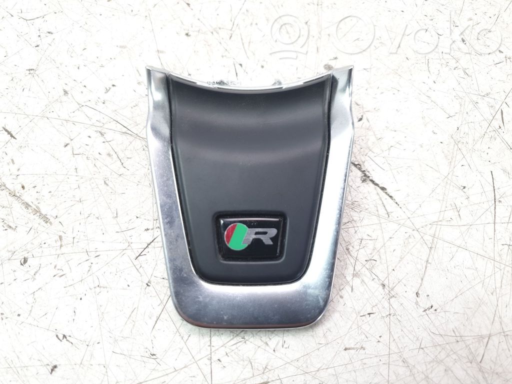 Jaguar E-Pace Osłona tylnej klapy 
