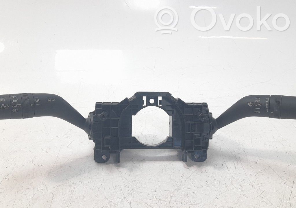 Mazda 3 Interruptores/botones de la columna de dirección 