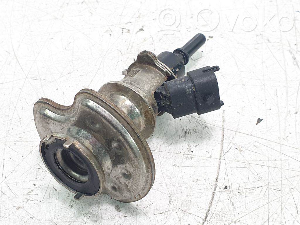 Inyector de combustible   46353526
