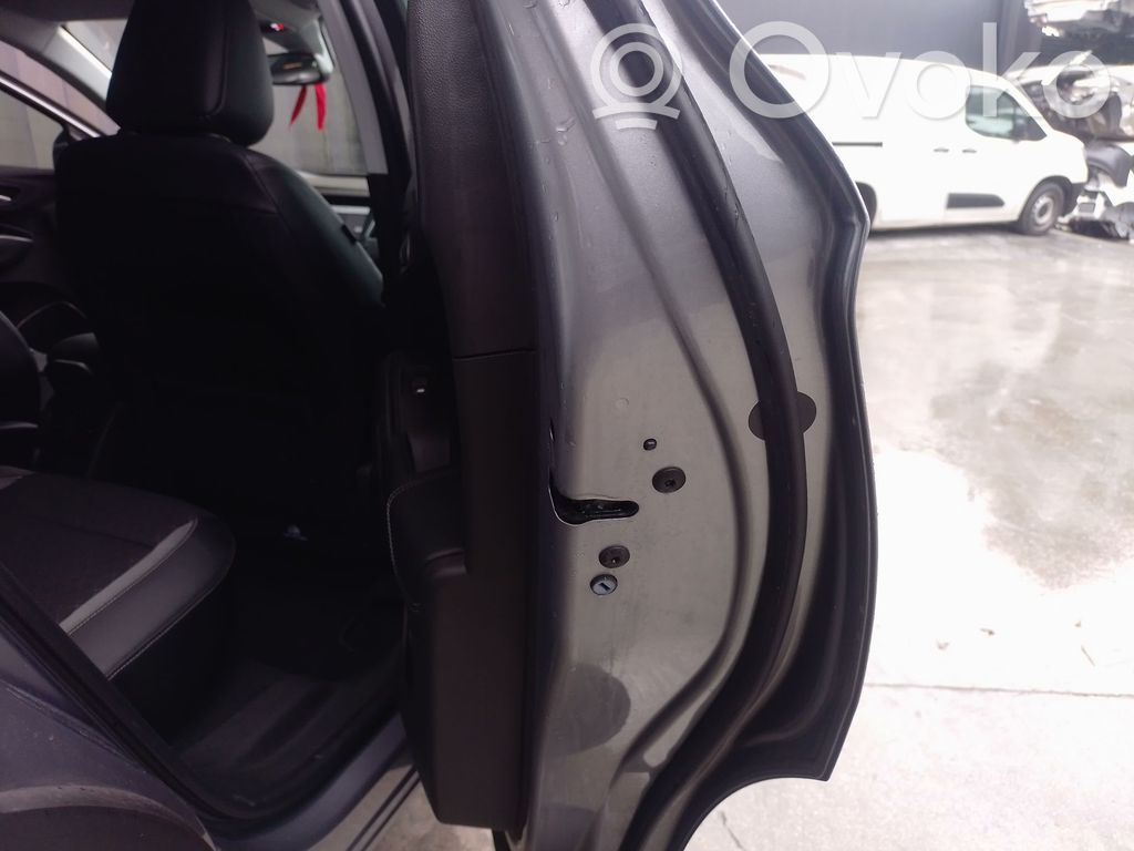 Opel Grandland X Zamek drzwi tylnych 