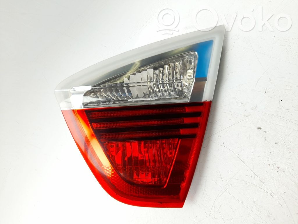 BMW 3 E90 E91 Galinis žibintas dangtyje 