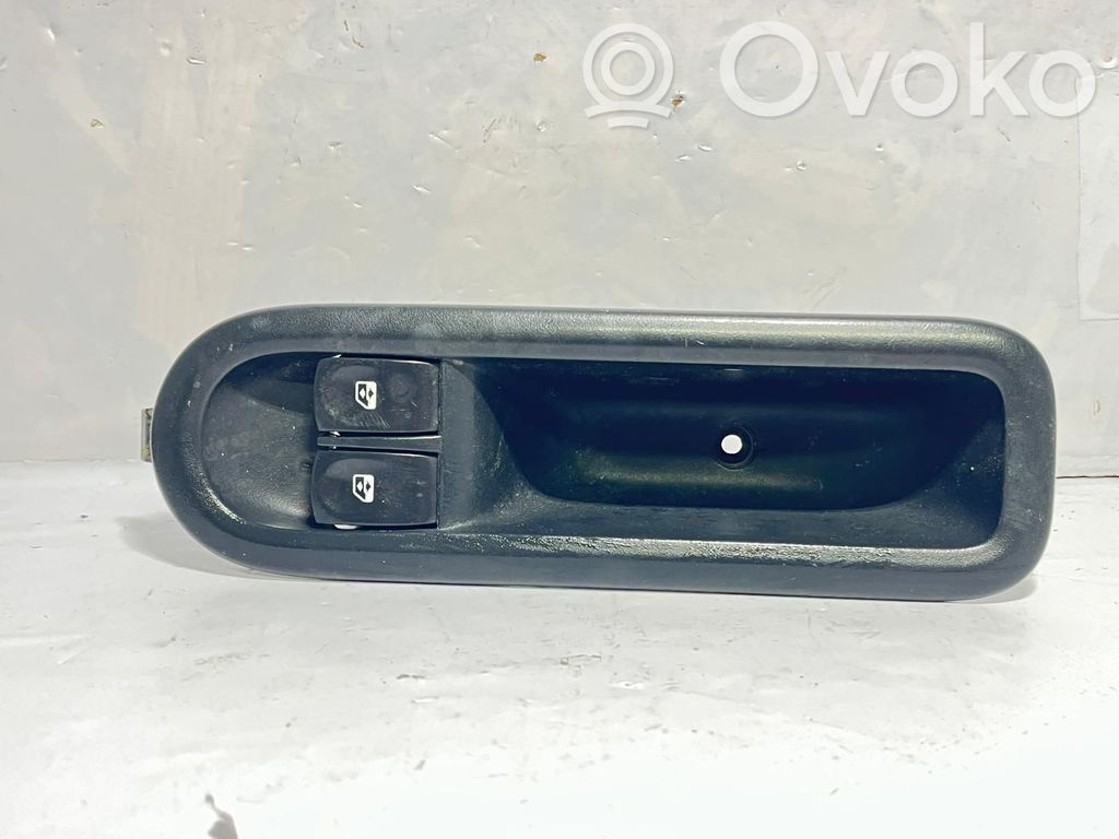Renault Clio III Schalter el. Fensterheber 