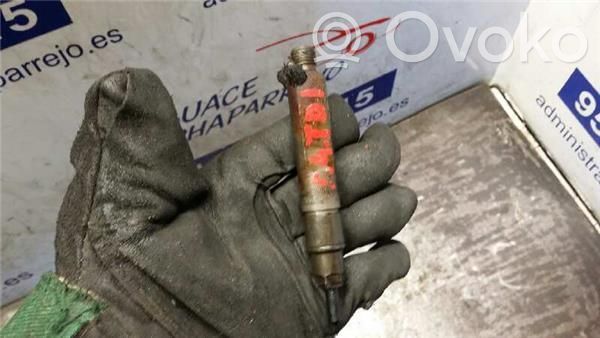 Inyector de combustible   28130201T
