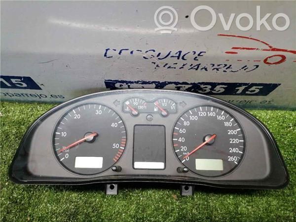 Volkswagen PASSAT B3 Licznik / Prędkościomierz 
