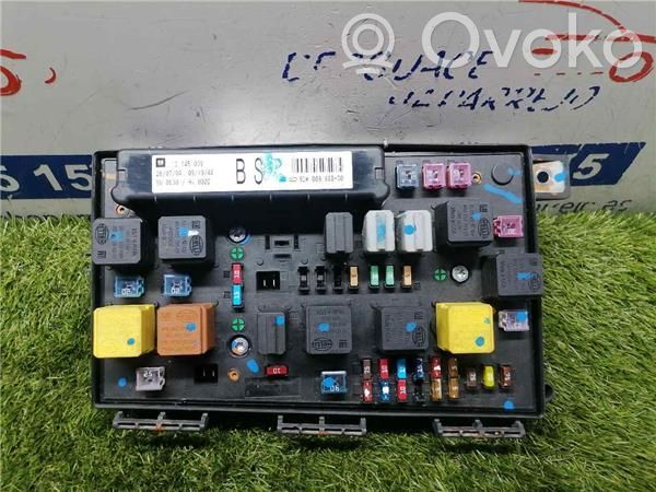 Opel Astra H Módulo de fusible 