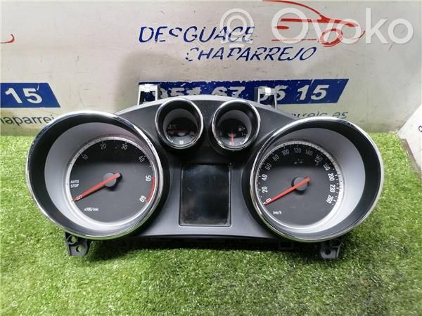 Opel Mokka X Vitezometru (grup de instrumente) 