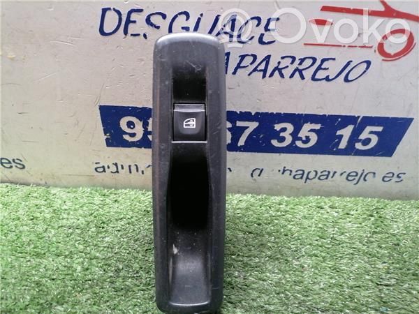 Interrupteur commade lève-vitre