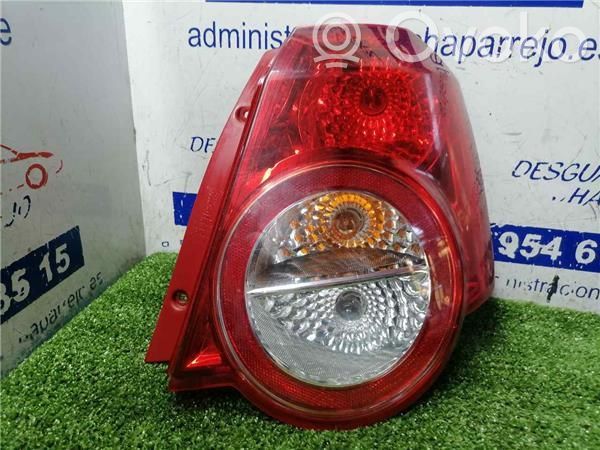 Lámpara de faros/luces traseros