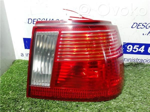 Lámpara de faros/luces traseros