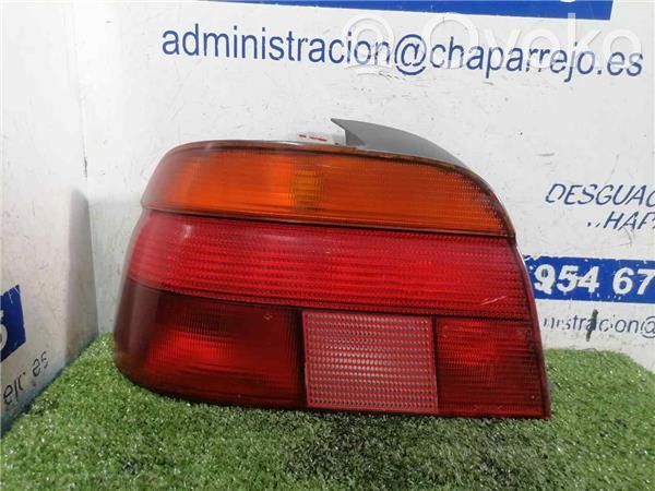 Lámpara de faros/luces traseros