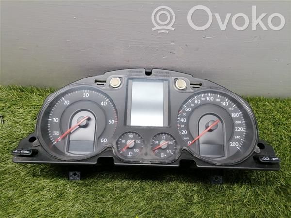 Volkswagen PASSAT B6 Geschwindigkeitsmesser Cockpit 