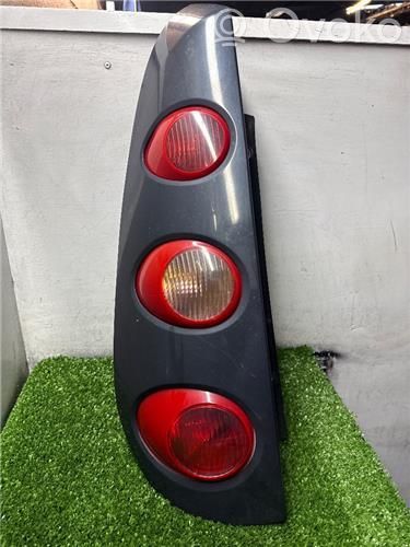 Lámpara de faros/luces traseros