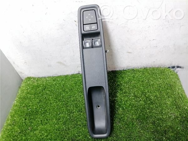 Renault Sandero I Interrupteur commade lève-vitre