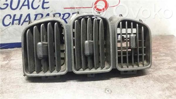 Rejilla de ventilación central del panel   5009038AA