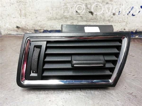 Seat Toledo I (1L) Rejilla de ventilación central del panel 