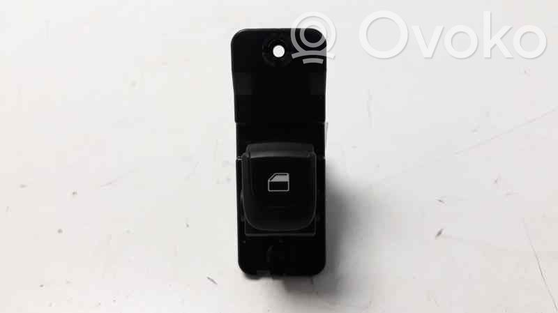KIA Stonic Interruptor del elevalunas eléctrico 