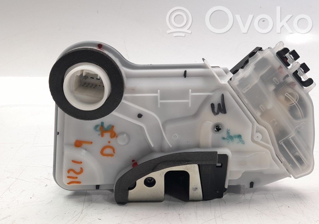 Toyota Corolla E160 E170 Priekšpusē slēdzene 