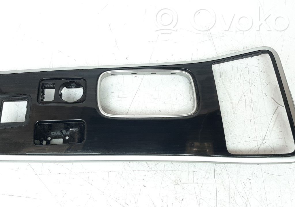 Mitsubishi Outlander Osłona tylnej klapy 