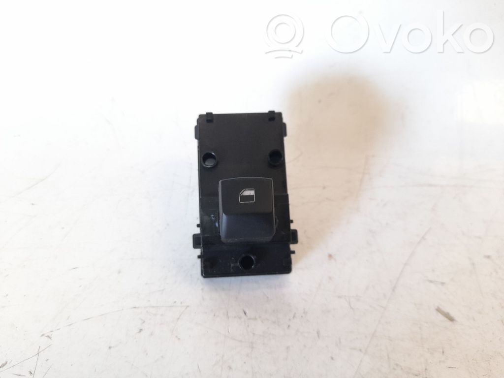 KIA Xceed Interruptor del elevalunas eléctrico 