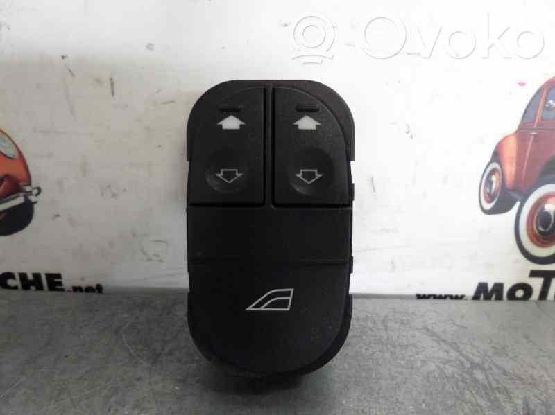 Interruptor del elevalunas eléctrico   93BG14529BA