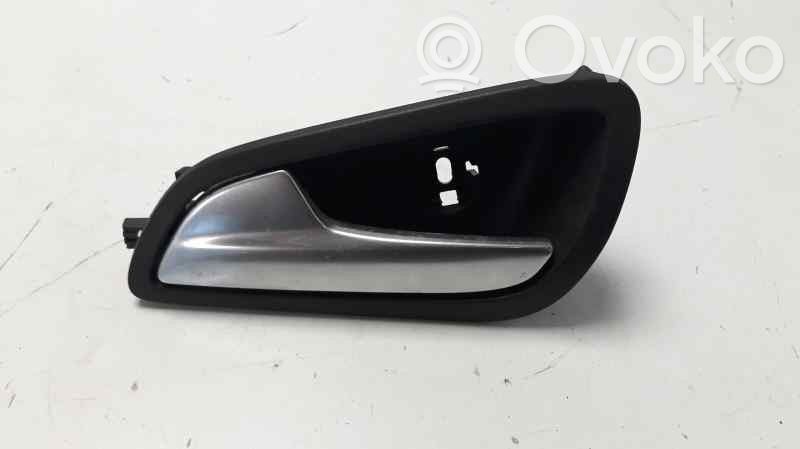 Manecilla interna puerta trasera   AM51U22601BDW