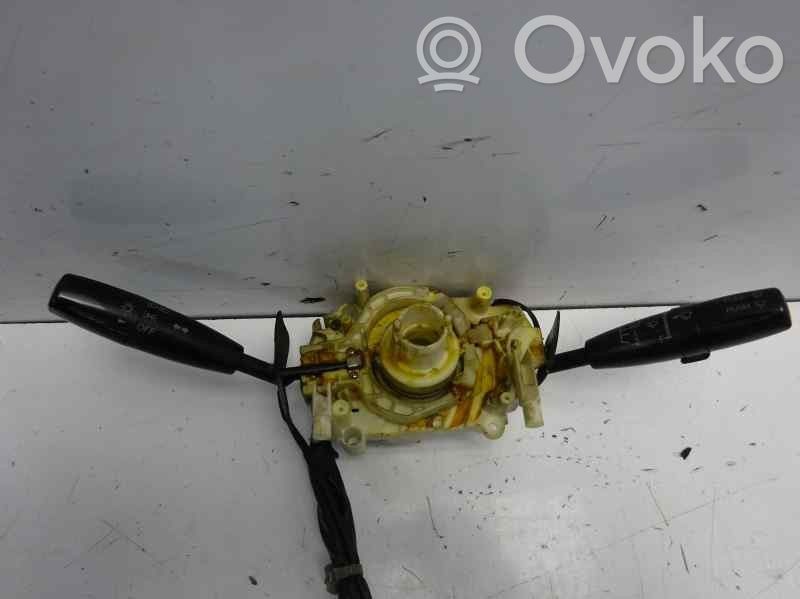 KIA Carnival Interruptores/botones de la columna de dirección 