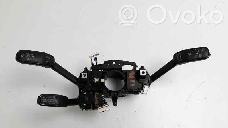 Seat Leon (5F) Boutons / interrupteurs volant 
