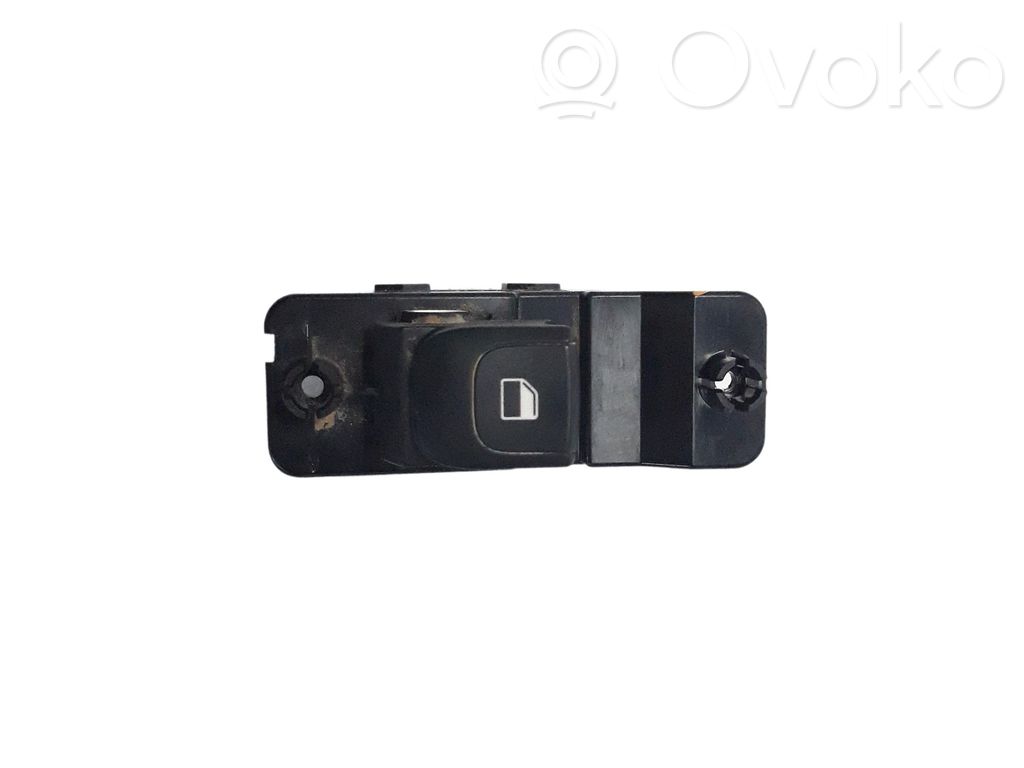 KIA Stonic Interruptor del elevalunas eléctrico 