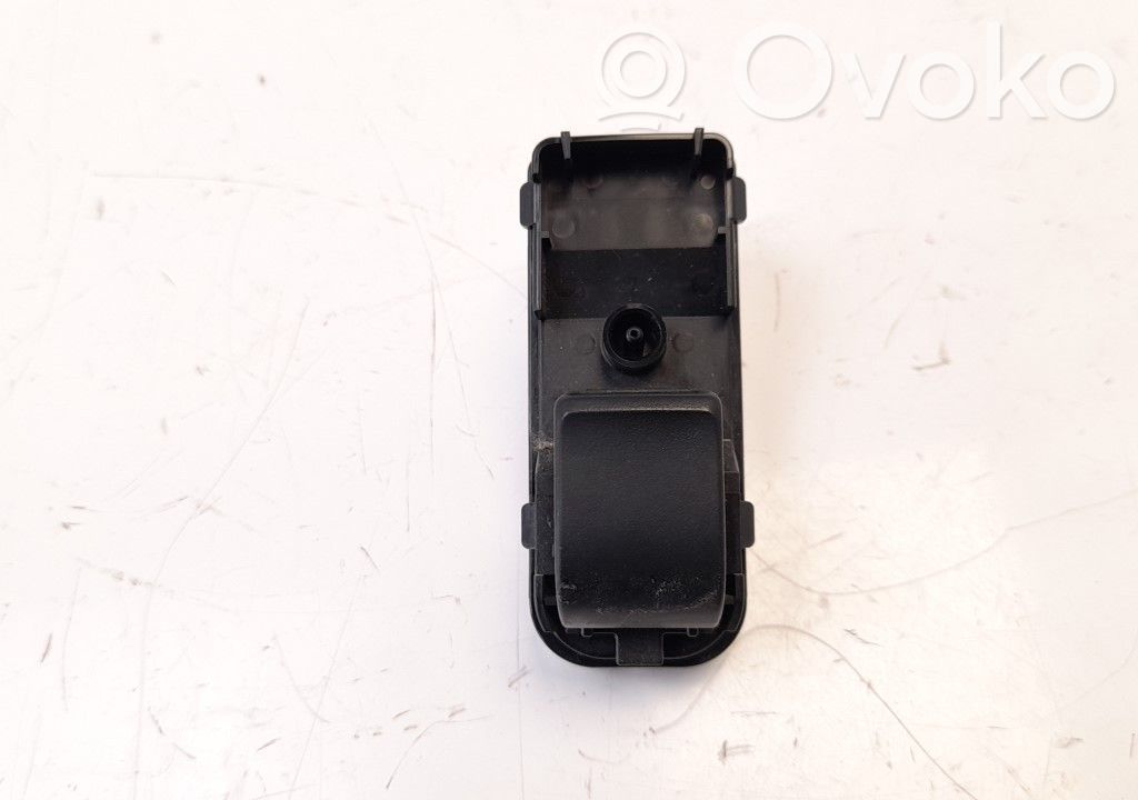 Interruptor del elevalunas eléctrico   D09H66370