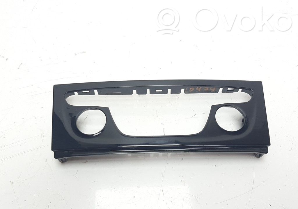 Opel Astra K Osłona tylnej klapy 