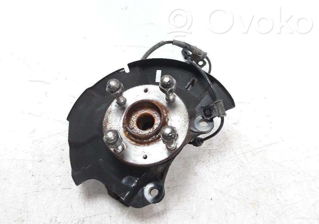 Renault Clio I Achsschenkel vorne 