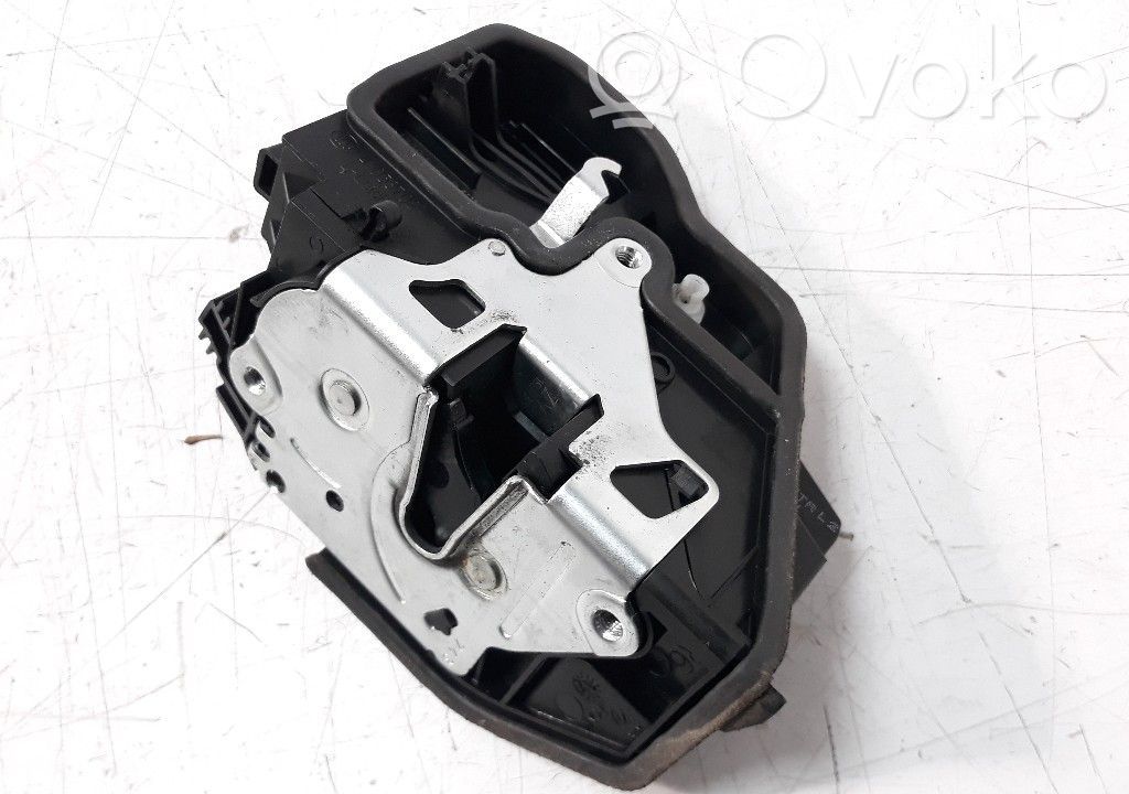 BMW 3 G20 G21 Serratura portiera posteriore 