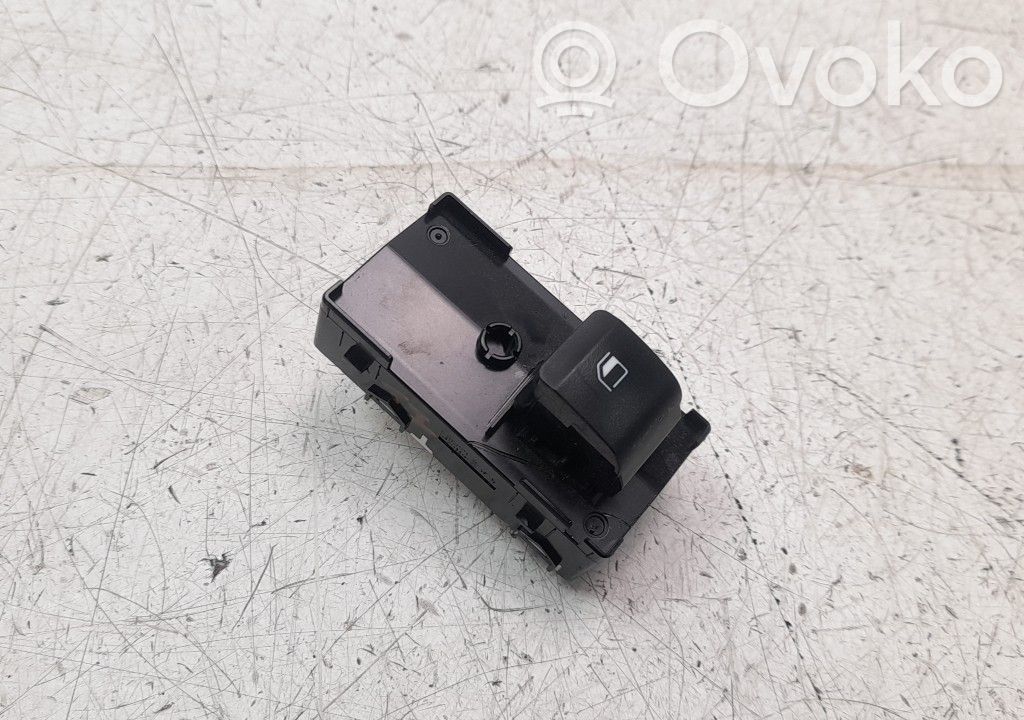 Hyundai Tucson TL Electric window control switch 