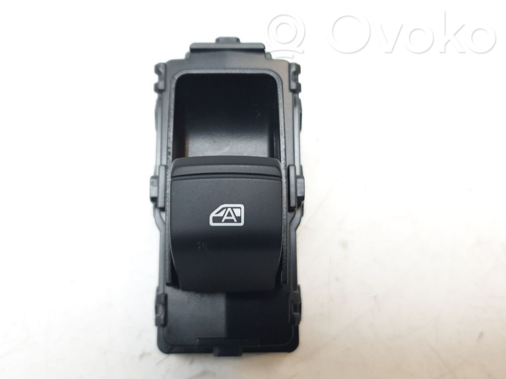 Electric window control switch   SC2EF3746700