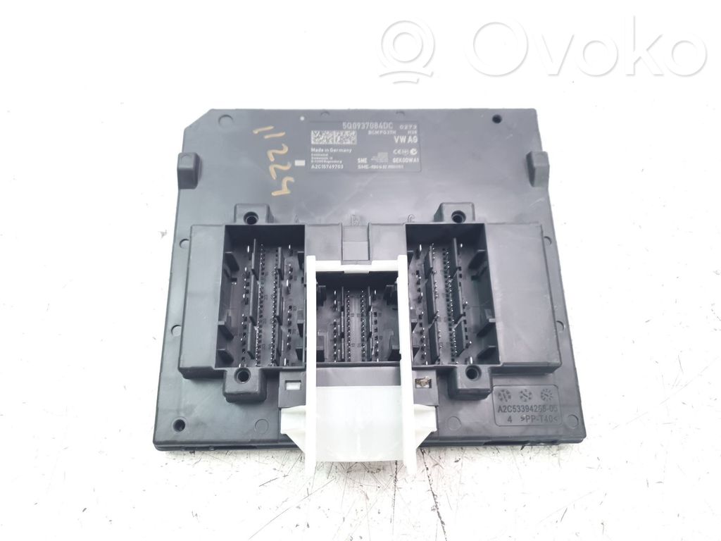 Autres unités de commande / modules   5Q0937084DC