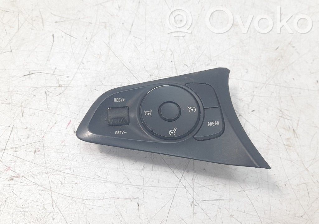 Opel Combo E Interruptores/botones de la columna de dirección 
