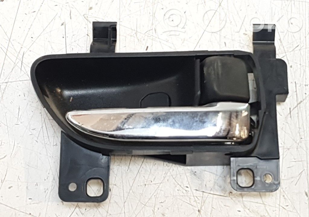 Manecilla interna puerta trasera   61051FJ021VH