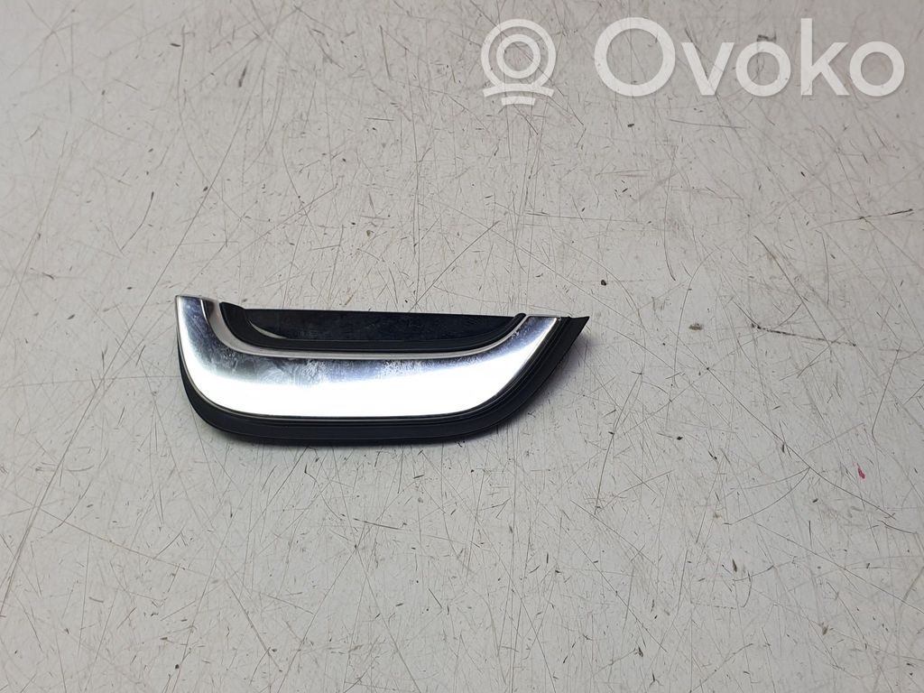 Moldura inferior   32262584