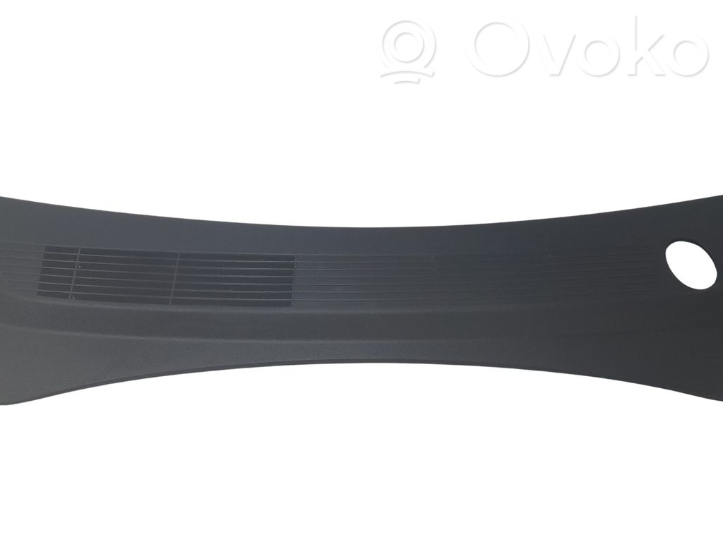 Bottom trim   108167500E