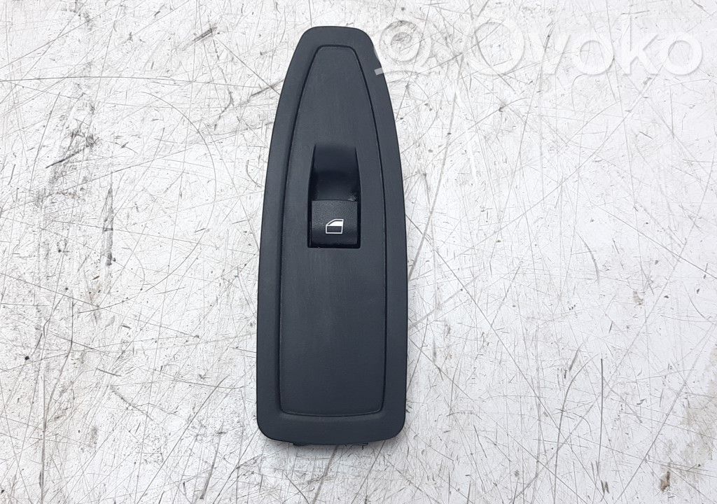 Electric window control switch   9208107