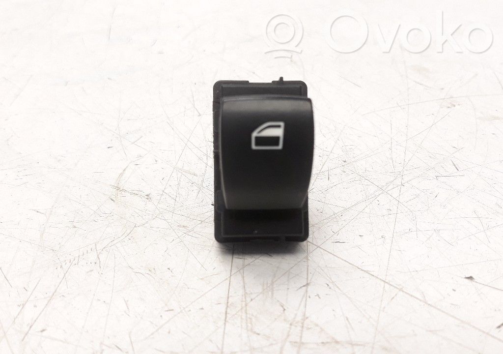 Electric window control switch   61316935534