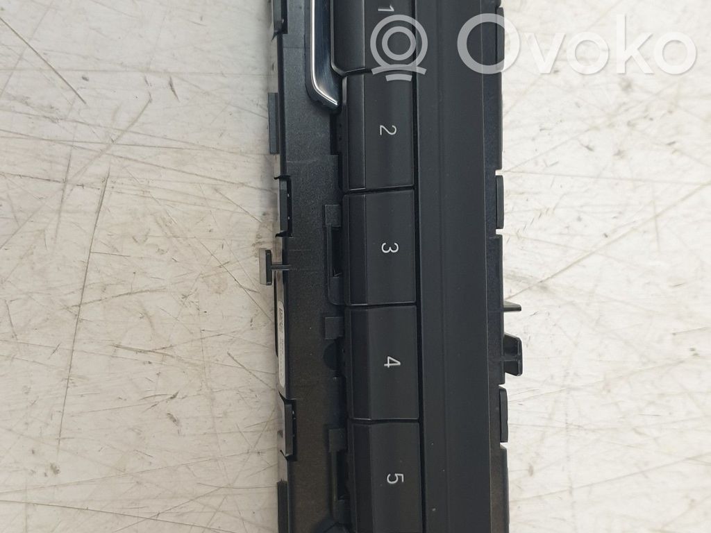BMW X1 F48 F49 Pulsanti/interruttori sul volante 