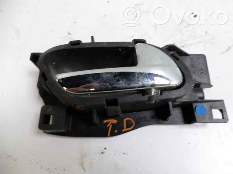 Peugeot 407 Front door interior handle 